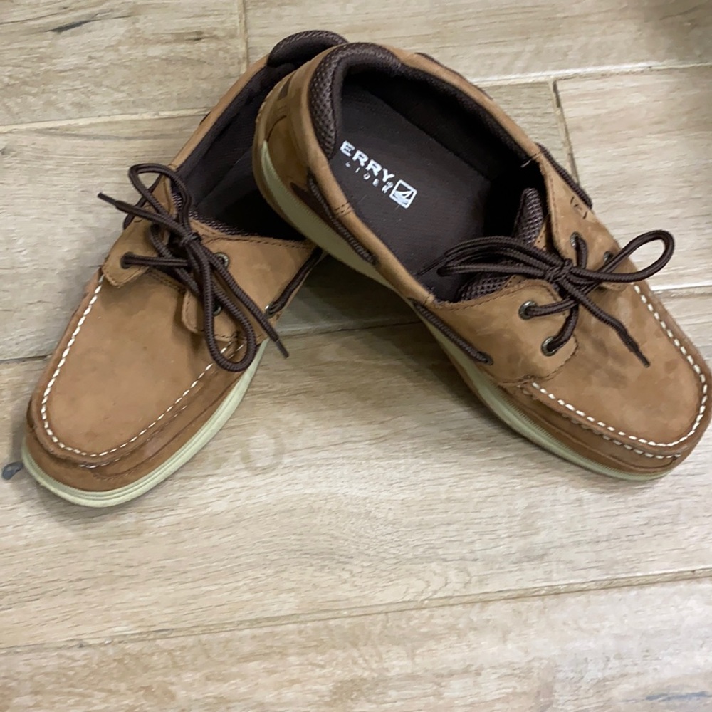Boy’s Sperry Topsider shoes